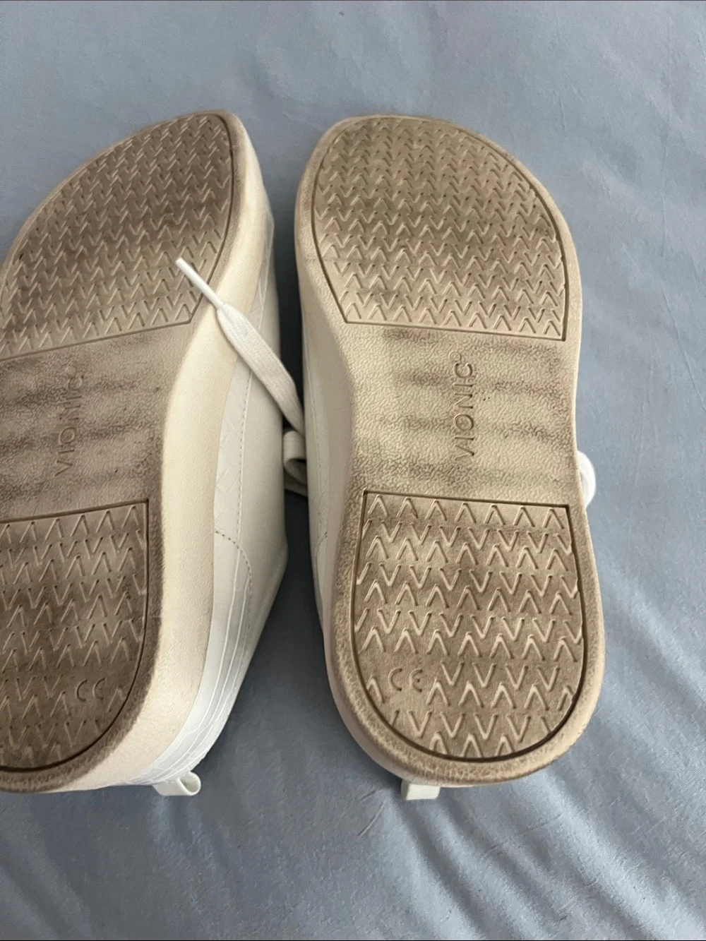 Vionic White Leather Low-Top Lace-Up Sneakers - Picture 3 of 4